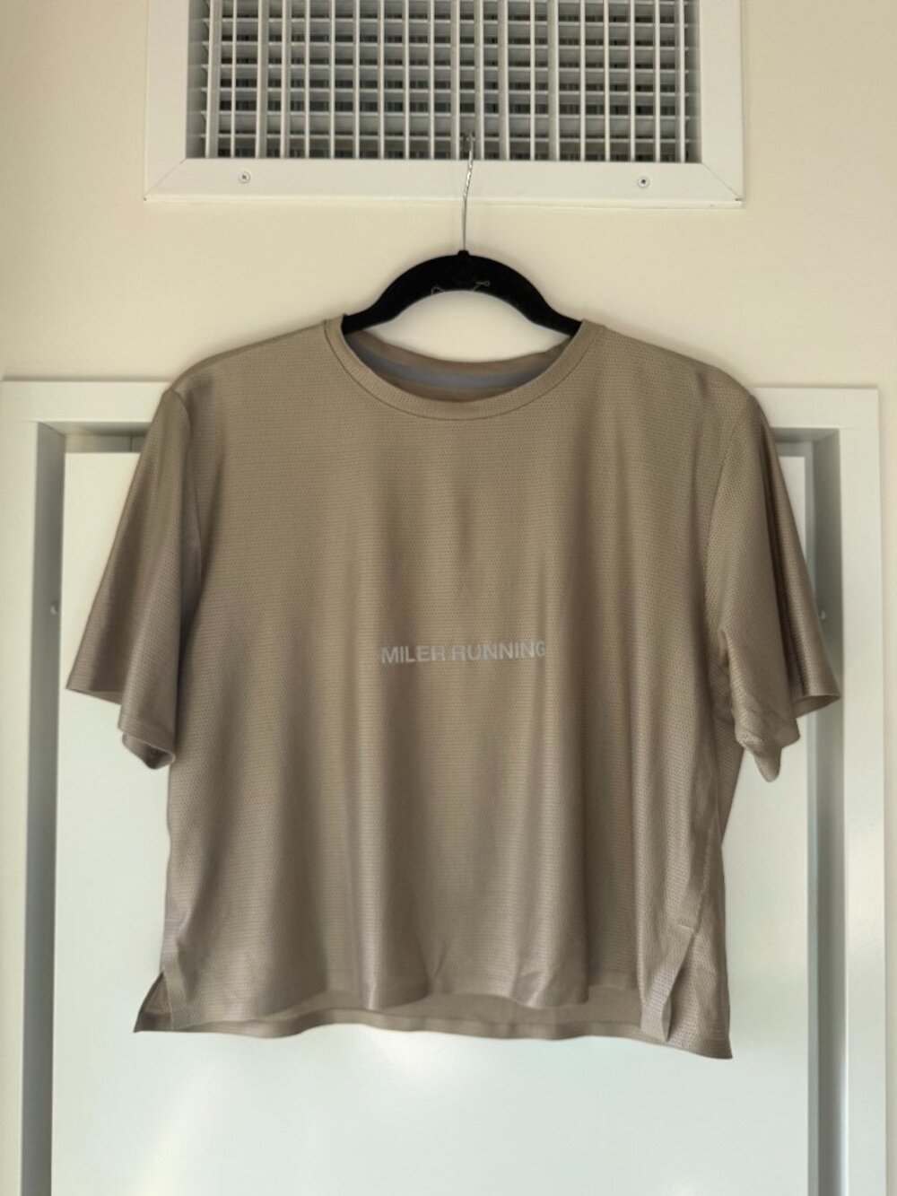 EUC Miler Running Base Running Cropped SS Tee - Size Small - Limestone